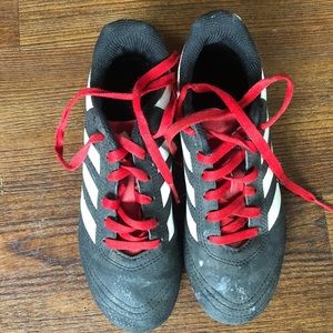 adidas boys soccer cleats (1.5y)